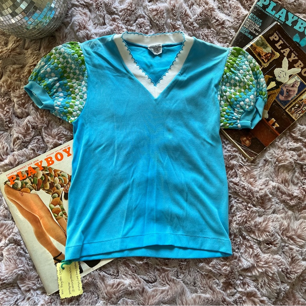 Vintage blue tee with knit sleeves